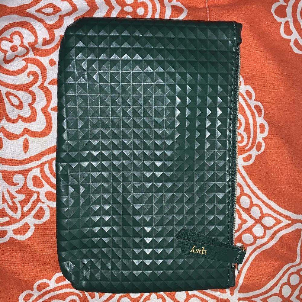 Ipsy makeup bag